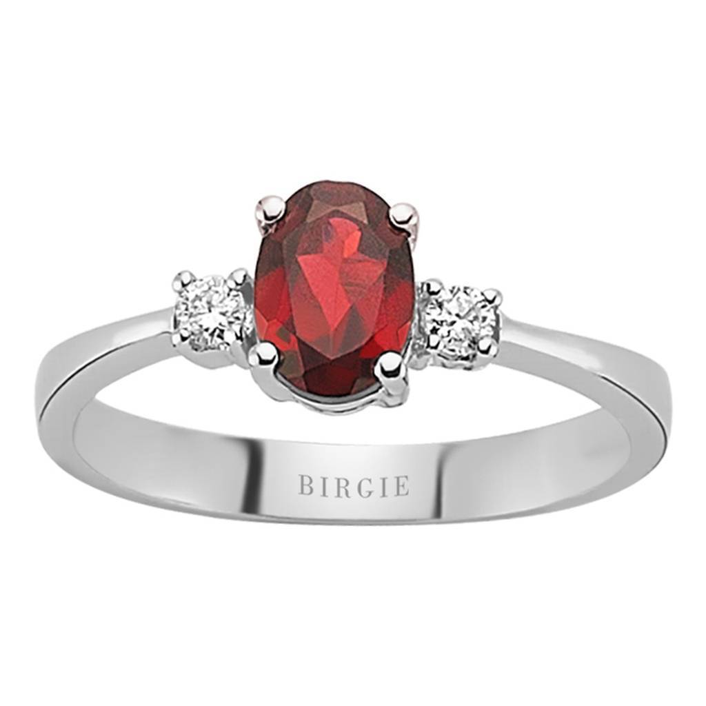Bague en diamant et grenat ovale