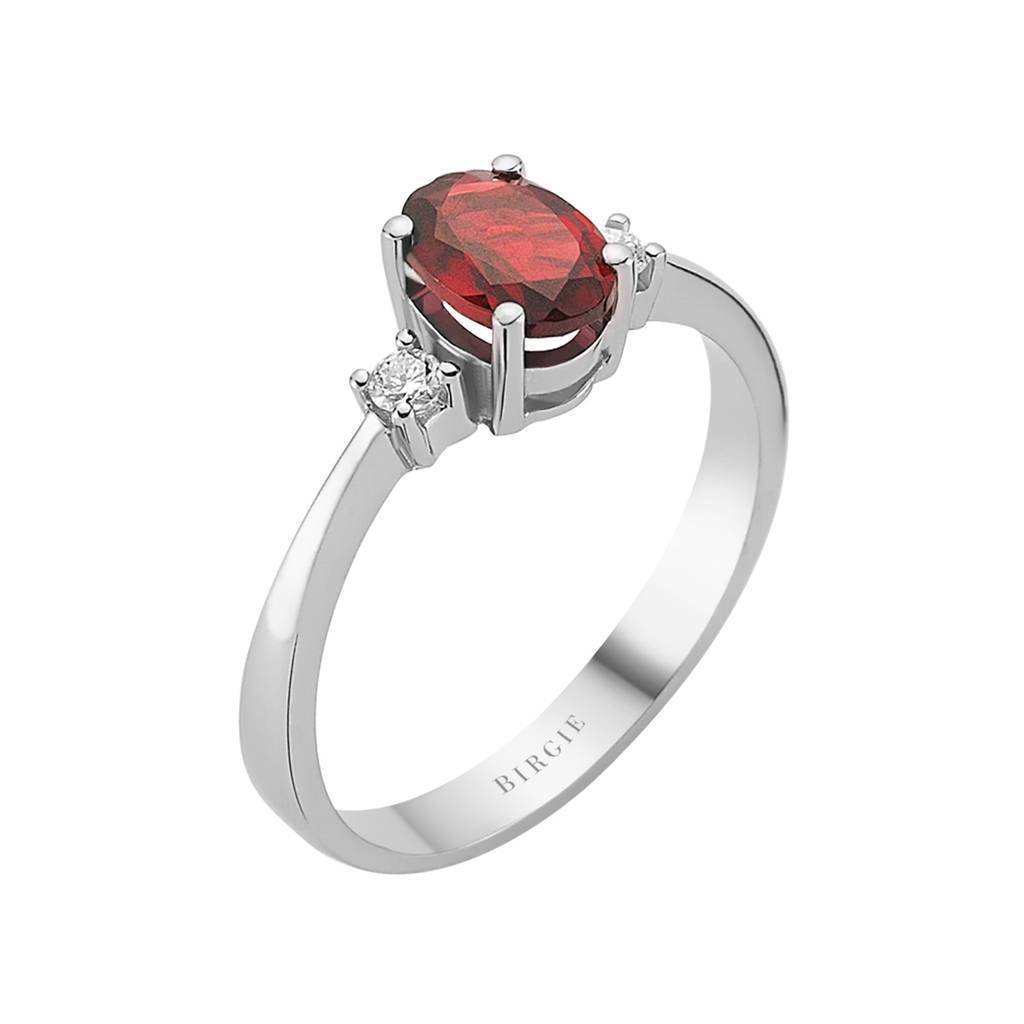 Bague en diamant et grenat ovale