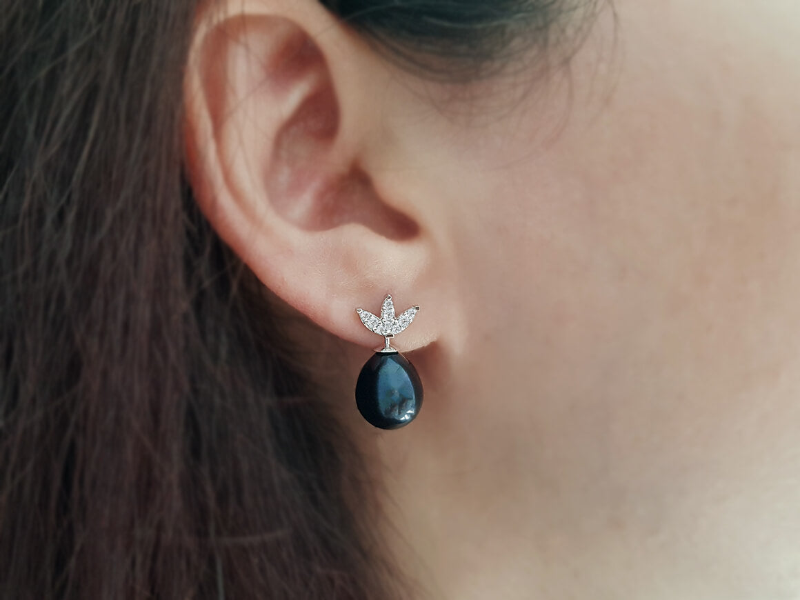 Boucles d'oreilles pendantes en diamant et en forme de larme avec perles noires