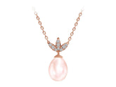 Collier de perles roses en diamant et en forme de larme