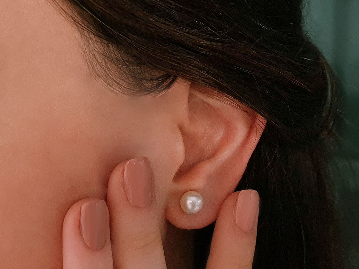 Boucles d'oreilles clous en perles modernes