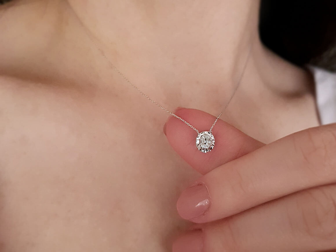 Glitter Effect Baguette Diamond Necklace