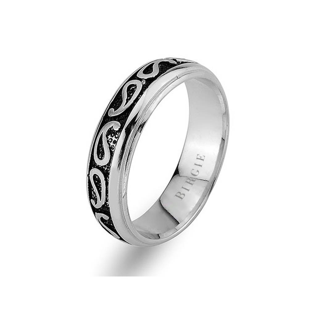 Round Cut White Gold Wedding Band