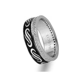 Alliance en or blanc au design antique avec diamants