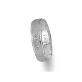 Alliance grainée en or blanc et diamants